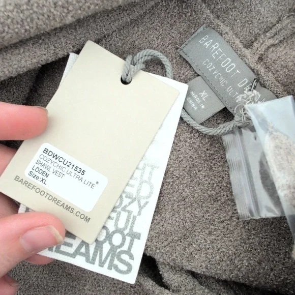 NWT Barefoot Dreams CozyChic Ultra Lite Shawl Vest Brown Loden XL BDWCU21535 - Picture 3 of 9